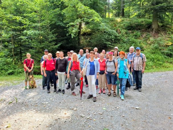 Wanderung mit Saskia Esken am Ebnisee